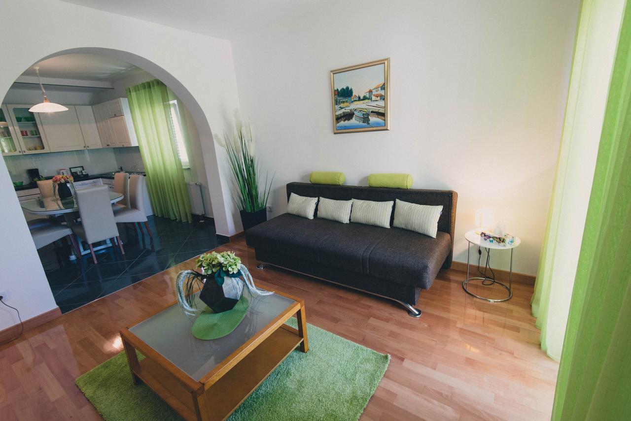 Apartments Sunny Garden Brodarica  Kültér fotó
